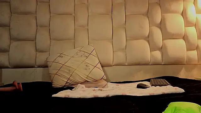 Selenecollins webcam