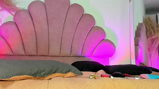 Dominique_Rae webcam