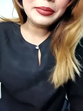 Webcam Model (Shreshtha_sasha)  is live.Free join now!