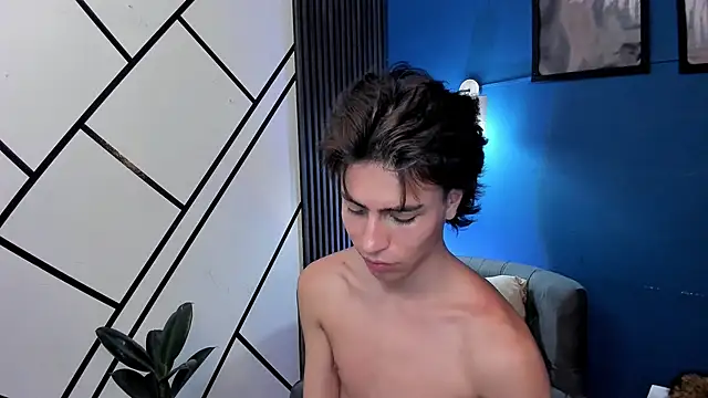 christopher_77 (M twink) - i need make me hot