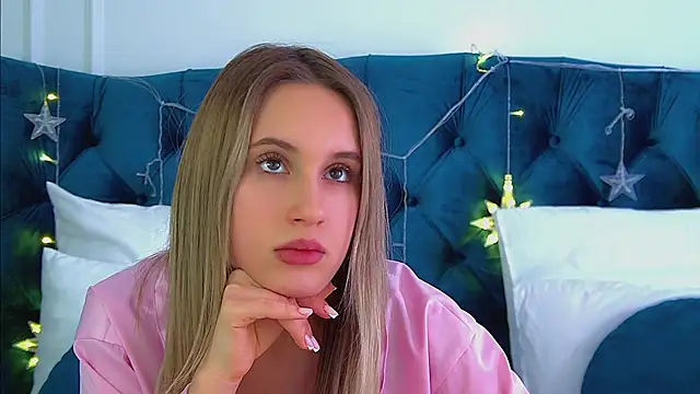 VictoriaHopsons webcam