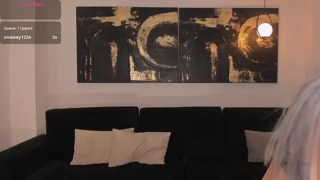 IsabellaMoreau webcam