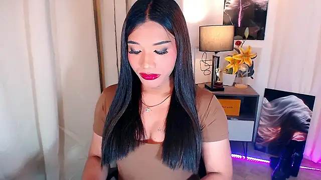 HeavenlyHugeCock webcam