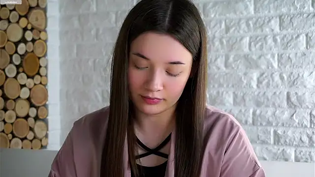 lowoncoming - LowOncoming's free webcam