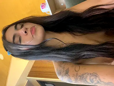 daphneuwu - DaphneUwu's free webcam