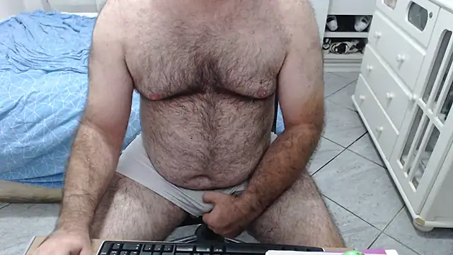 mysterbearmg - MysterBearMG's free webcam