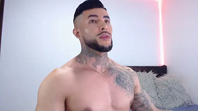 andrea_de_lucaa webcam