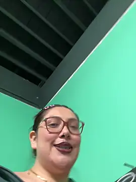 lunamaex0 (G young) - Spank Luna ass 10xz