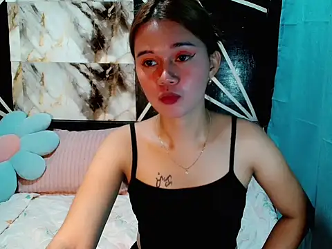 urgirl_mikah - Urgirl_mikah's free webcam