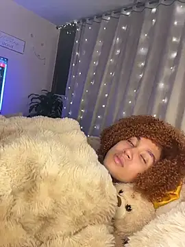 Chloe_Celeste's room