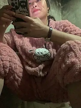 tuyetnhi-00 - Tuyetnhi-00's free webcam - UK Sex Cams