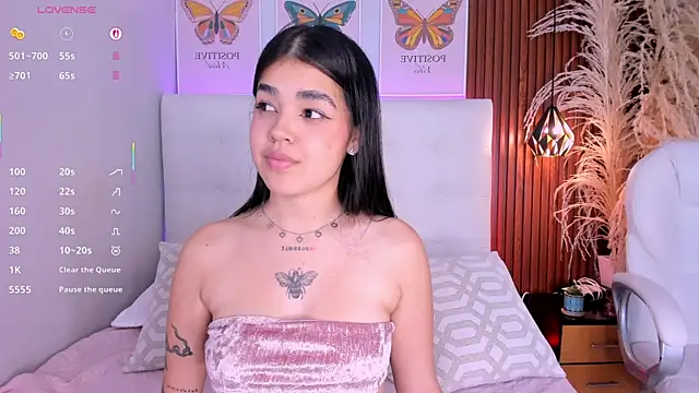 susie_thomsonn webcam