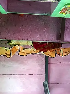 Webcam Model (Pooja_hote)  is live.Free join now!