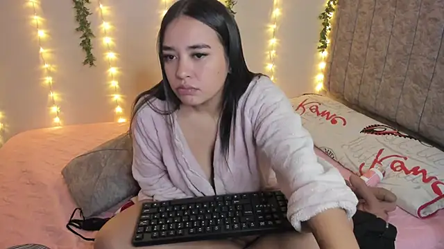 saracrow - SaraCrow's free webcam