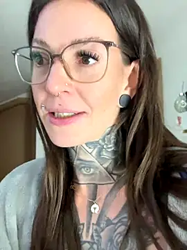 BrownieyQueen webcam