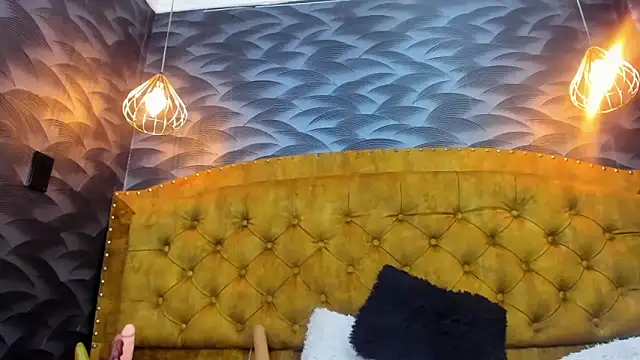 NahomiFireSex webcam