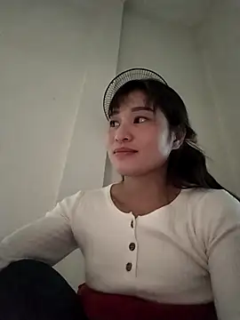 Qoine392 webcam stripchat model stream image