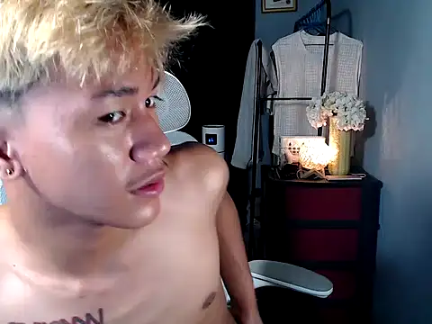 naughtyboyloy_0 webcam