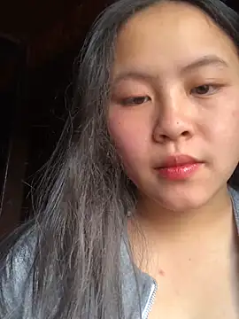 Webcam Model (Tiiahpu) is live