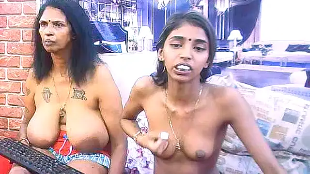 IndianSexySlender webcam
