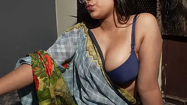 callmeshreya webcam