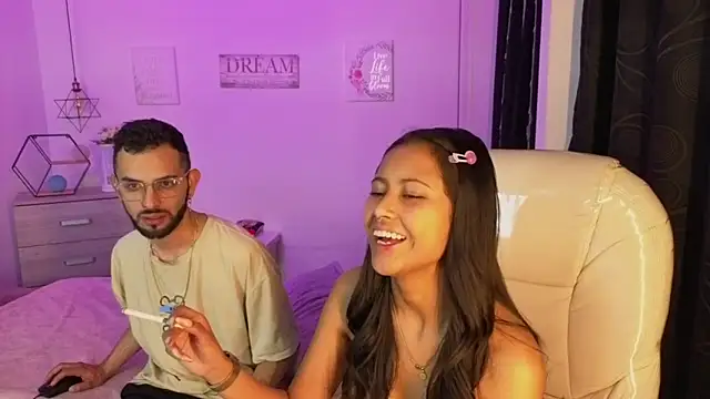 annie_and_ryan webcam