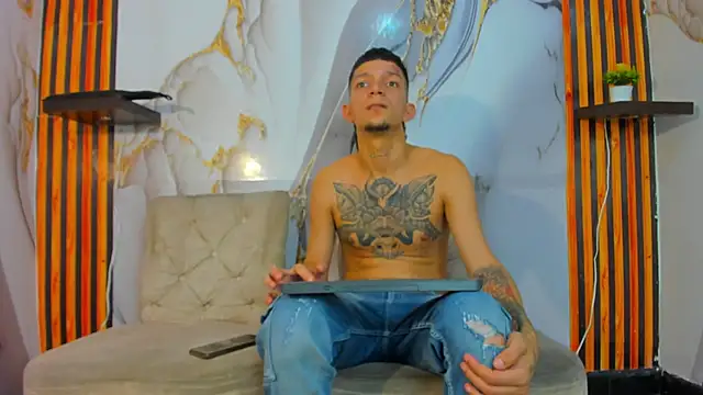 Straight_Guy22 webcam