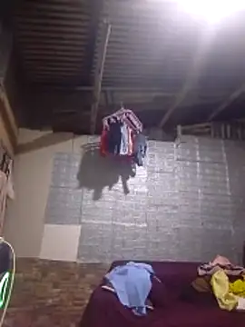 Webcam Model (SexyHottMom) is live