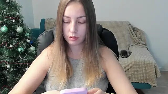 Mia_shy1 webcam