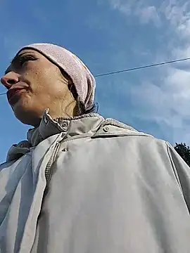 SheTheDeeevil webcam