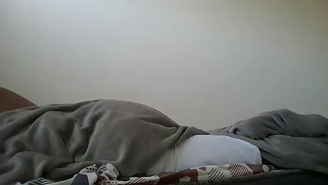 JUNINHOLEKEJR webcam