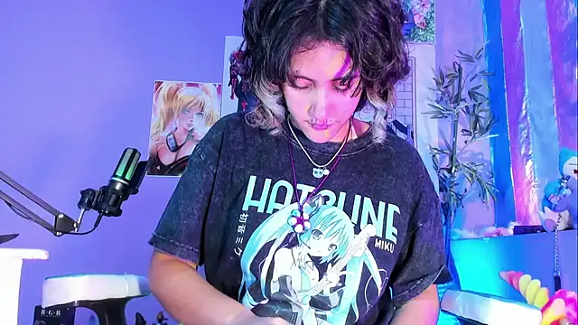 Angel_Sweett_1's room