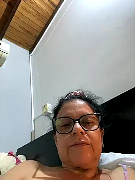 sharongirl07 (F mature) - showsquirt