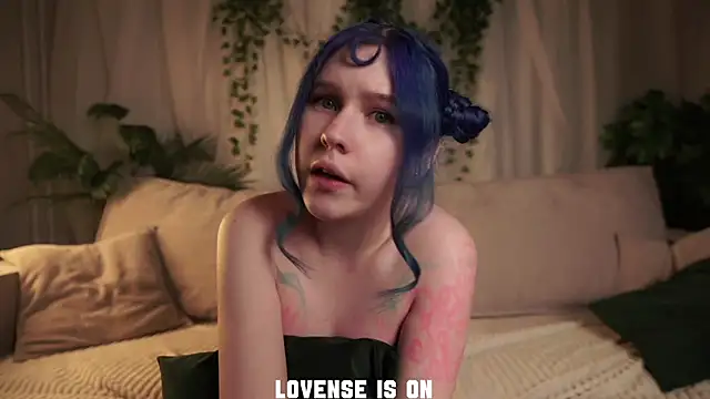 elizspieth (F teen) - Water on the tits