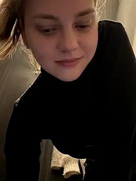 Webcam Model (ValenciaShock)  is live.Free join now!