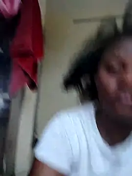 Coco_squirter webcam