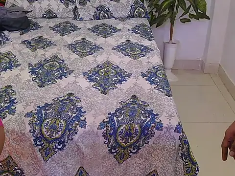 Lovelyy-couple Live Webcam on Stripchat