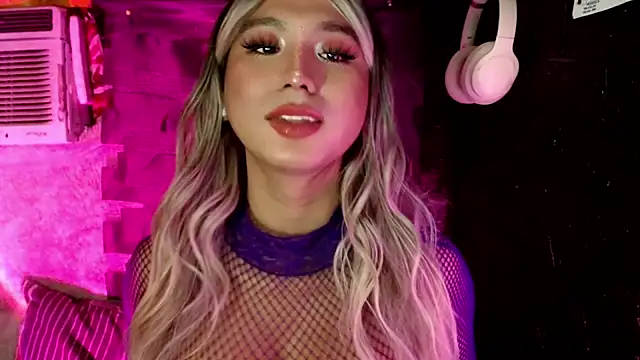 HoresCOCKLUCY Live Webcam on Stripchat