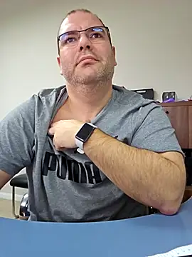 Andrew1900529 webcam