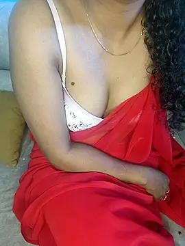 Webcam Model (Tamilpallavi)  is live.Free join now!