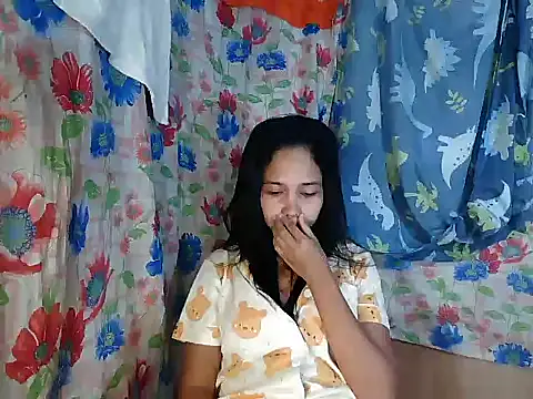 PinaySkinnyGirl webcam