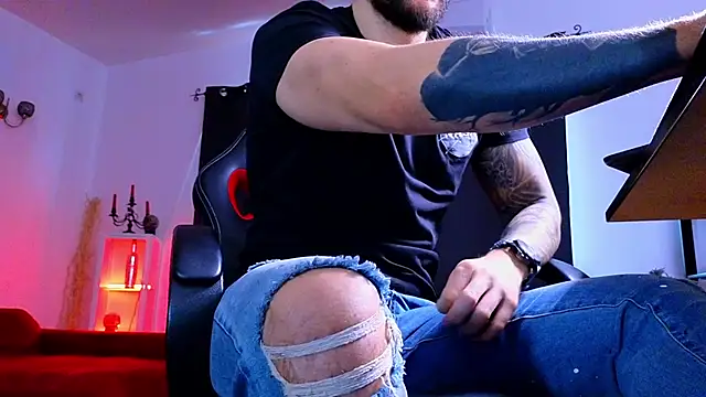 MightyAaron66 webcam