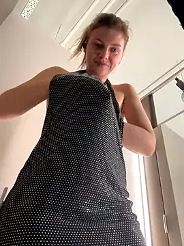 Webcam Model (ValenciaShock)  is live.Free join now!