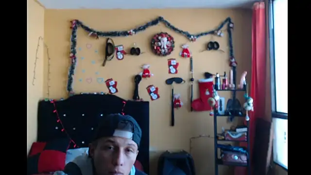 Violet_And_Smith webcam