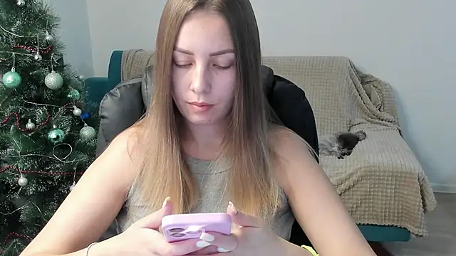 Mia_shy1 webcam
