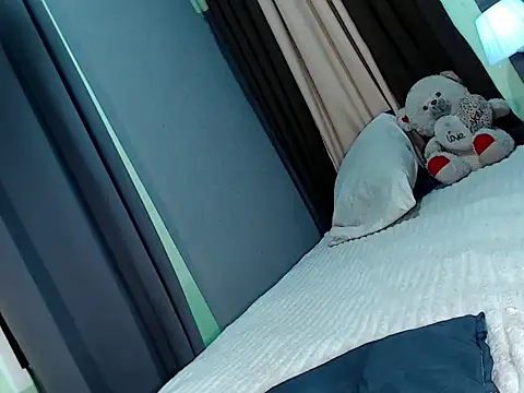 Creamycum_celinexx webcam