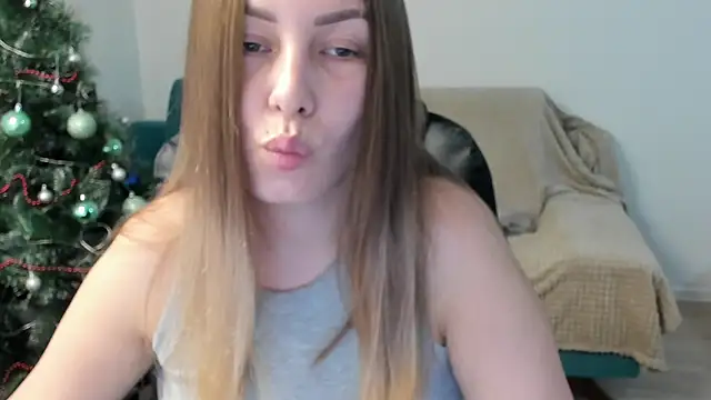 Mia_shy1 webcam