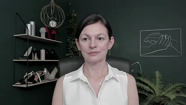 vivianwild - VivianWILD's free webcam - UK Sex Cams