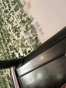 Live solo webcam of Melody39