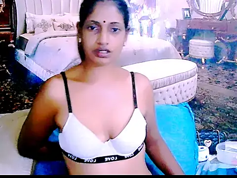 IndianHunnie69 webcam